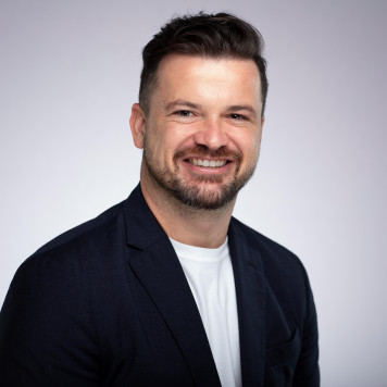 مارك اوين جونز 